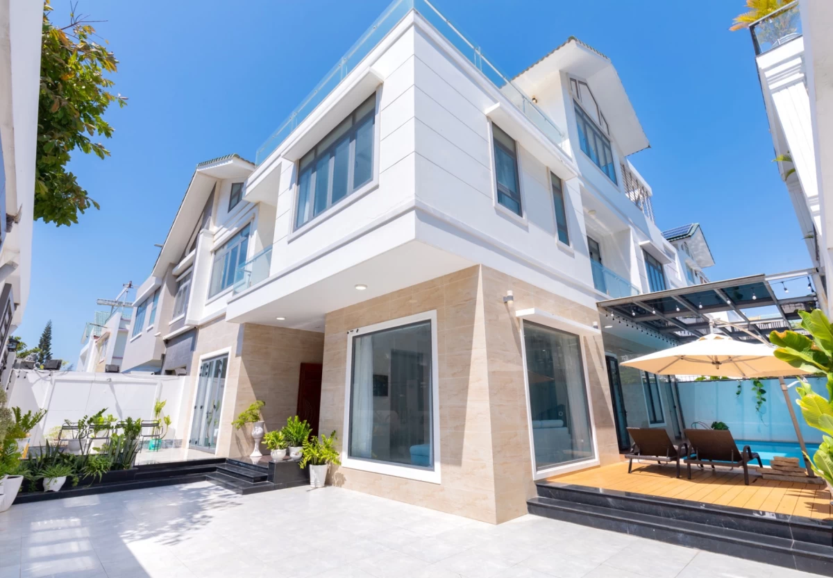 Villa Vũng Tàu Long Cung 8 phòng ngủ cách biển chỉ 150m - VTB2.11