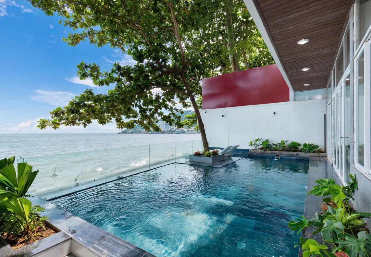 Villa sát biển 11 Trần phú 6 phòng ngủ - VT17