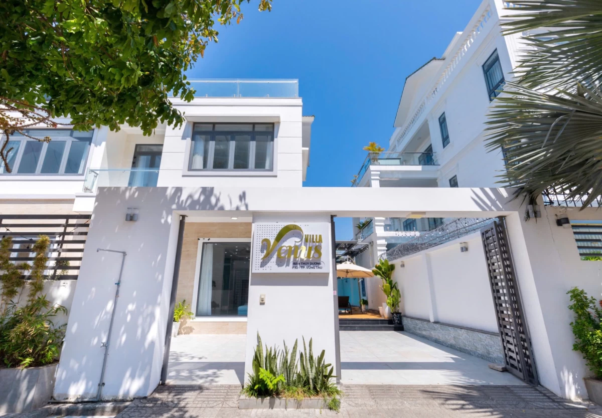 Villa Vũng Tàu Long Cung 8 phòng ngủ cách biển chỉ 150m - VTB2.11