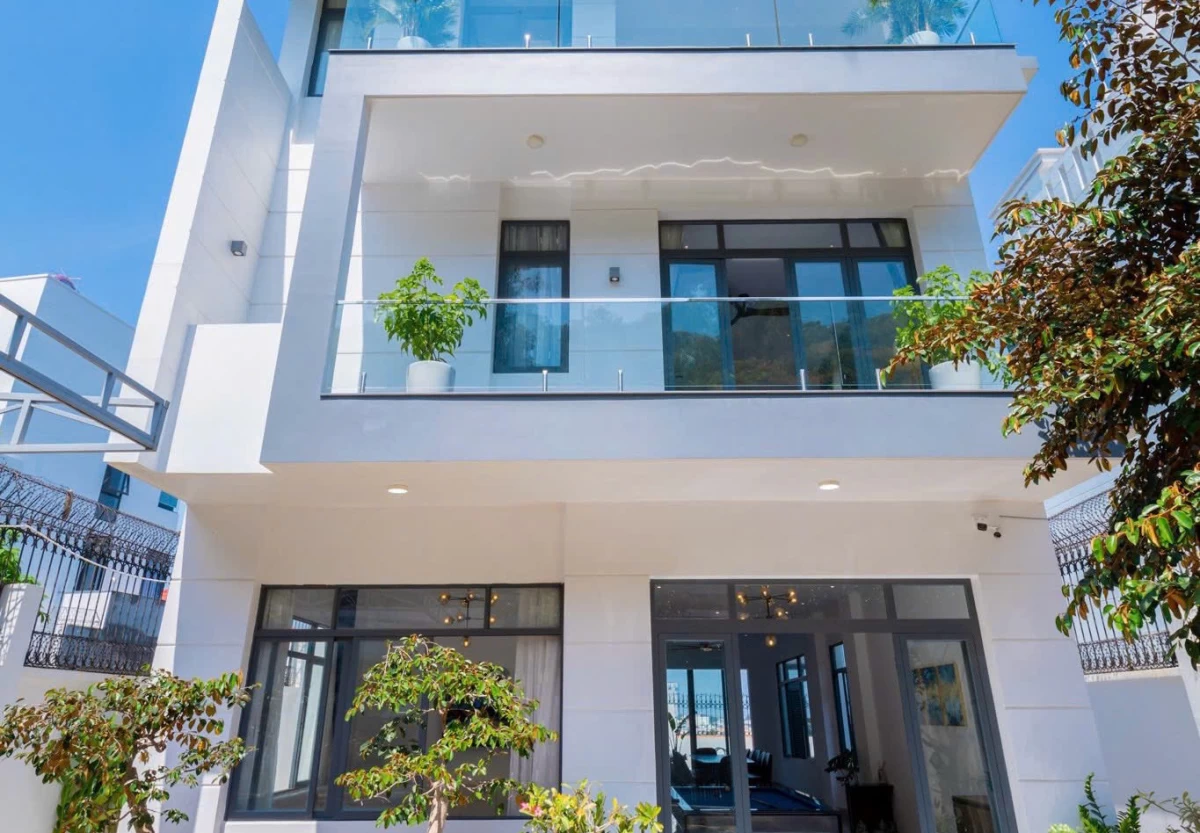 Villa hồ bơi có chiếc view toàn thành phố có bàn bida và sân nướng BBQ ngoài trời – VT39VB