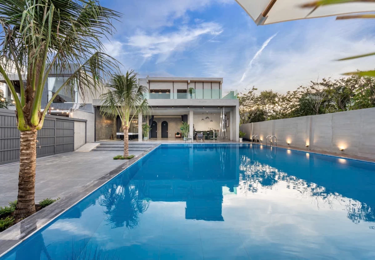 Villa hồ bơi 16 Hà Huy Tập cách biển chỉ 100m - VT16HHT