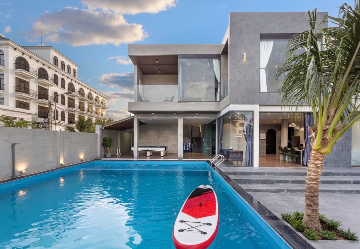 Villa hồ bơi 18 Hà Huy Tập cách biển chỉ 100m - VT18HHT