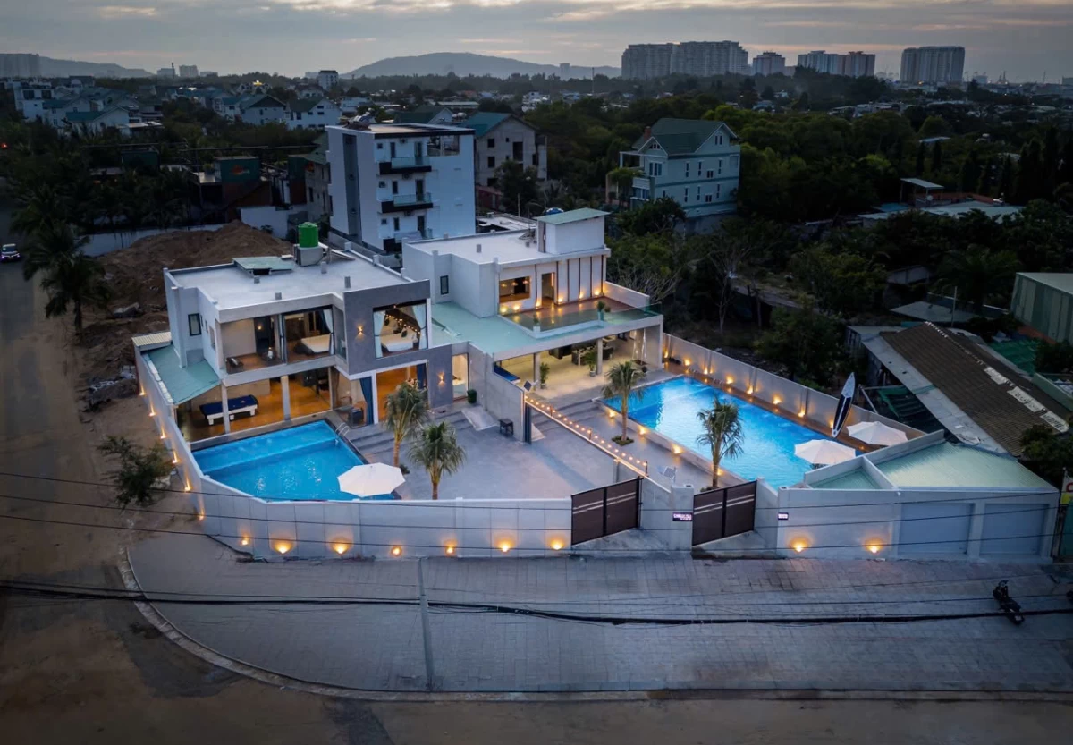 Villa hồ bơi 18 Hà Huy Tập cách biển chỉ 100m - VT18HHT