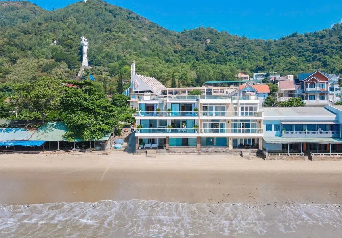 Villa Vũng Tàu sát bãi biển gồm 7 phòng ngủ có hồ bơi và sân nướng BBQ – VT23