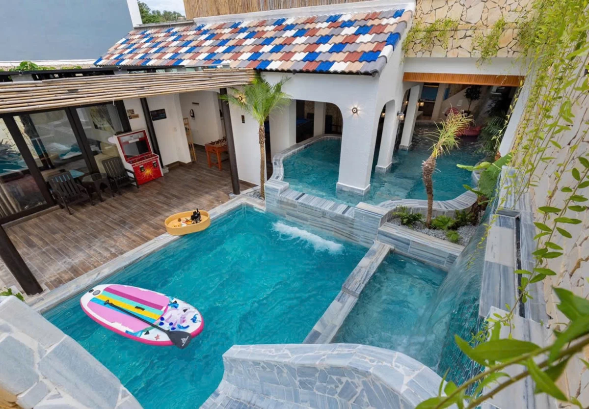 Villa hồ bơi Vũng Tàu có góc check in Đấu Trường La Mã, có phòng karaoke, bida và sân nướng BBQ ngoài trời– VT60DTBT