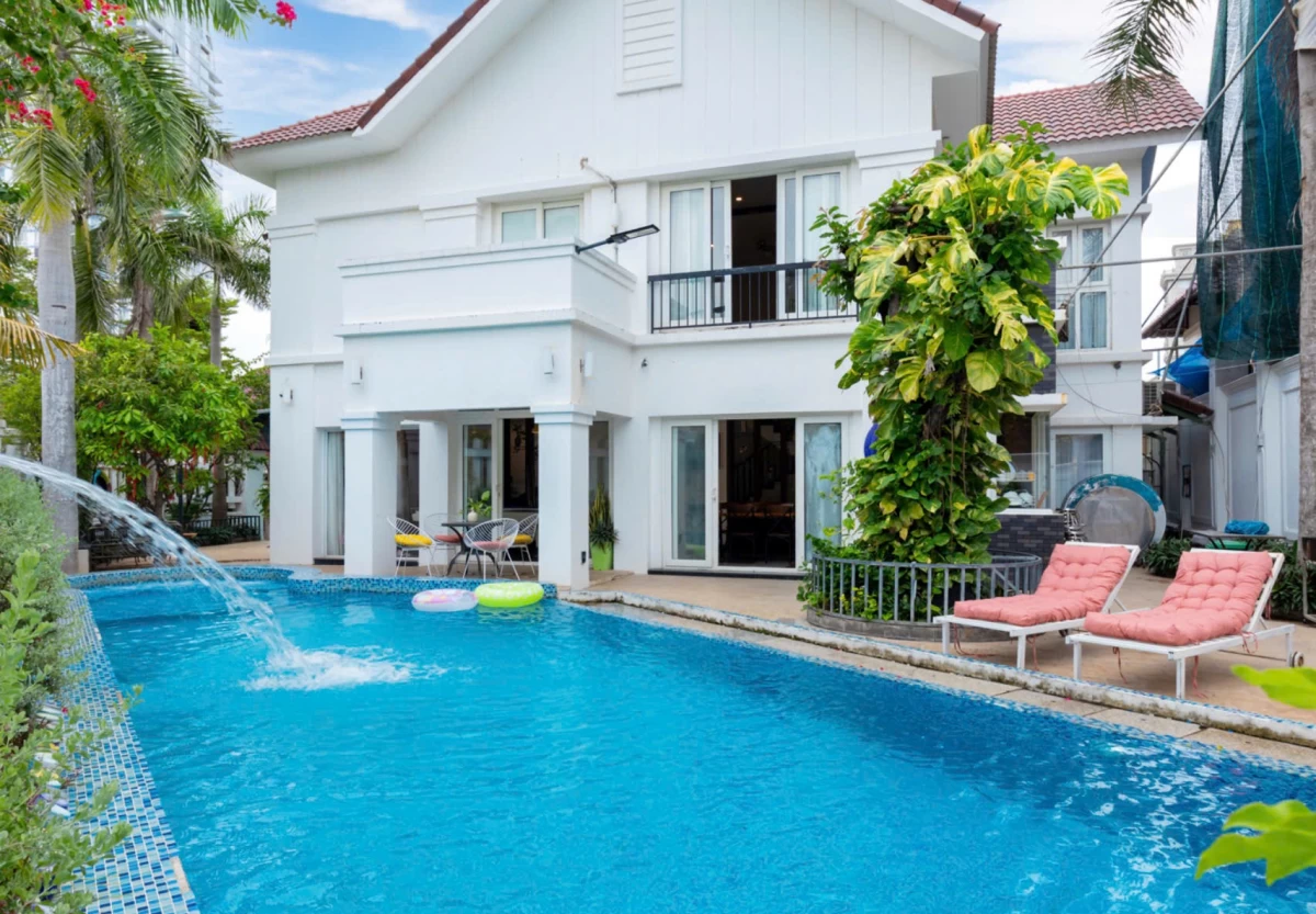 Villa hồ bơi Vũng Tàu cách bãi sau 250m có karaoke, bi lắc và sân nướng BBQ ngoài trời – VTB8NT