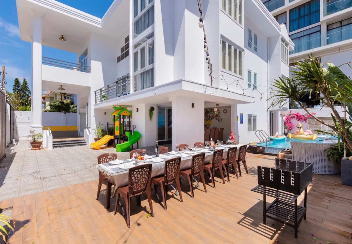 Villa hồ bơi cách bãi sau Vũng Tàu 50m có bàn bida, karaoke và sân nướng BBQ ngoài trời – VT2B2