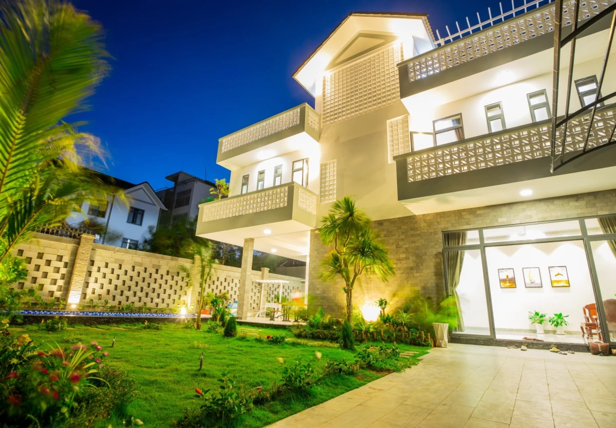 Villa Vũng Tàu khu Long Cung cách biển 100m gồm 5 phòng ngủ có hồ bơi, bàn bida, karaoke và sân nướng BBQ – VT27
