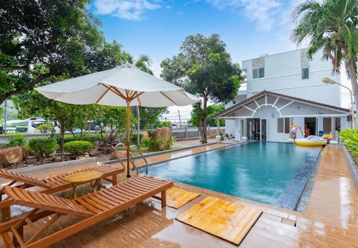 Villa Vũng Tàu có view biển gồm 5 phòng ngủ có hồ bơi, bàn bida, karaoke và sân nướng BBQ – VT39