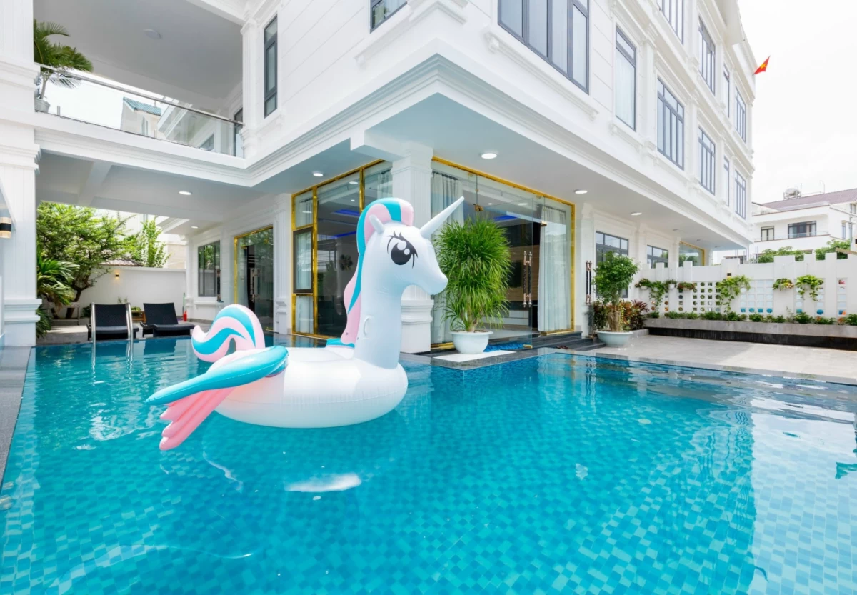 Villa Vũng Tàu 11 phòng cách bãi biển 100m, có hồ bơi, karaoke, bida và sân nướng BBQ – VTB2.12B