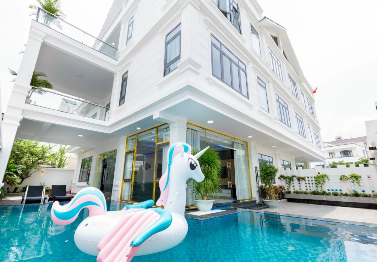 Căn villa Vũng Tàu siêu to cách bãi biển 100m, có hồ bơi, karaoke, bida và sân nướng BBQ – VTB2.12