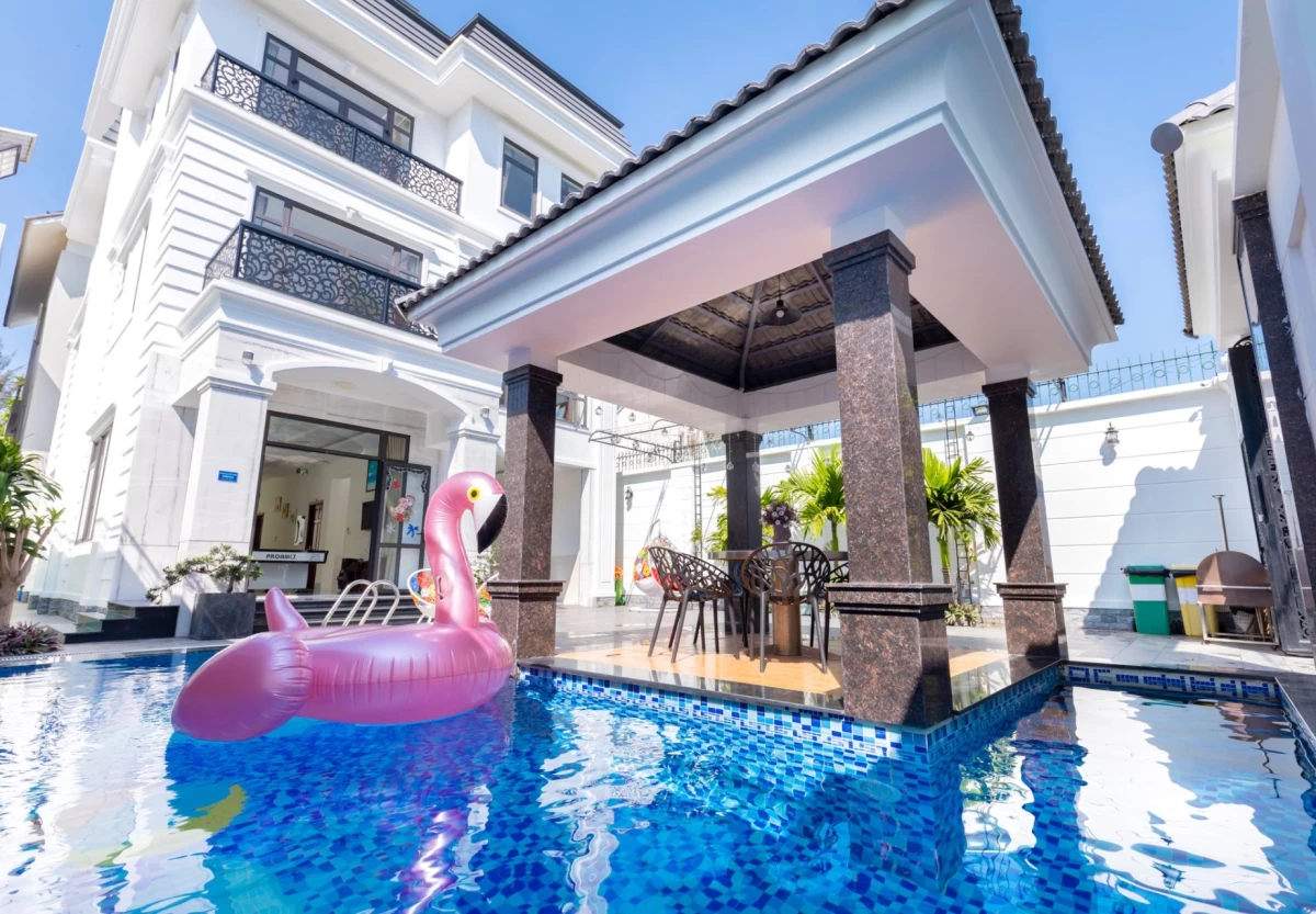 Villa hồ bơi cách bãi sau Vũng Tàu 200m có karaoke, bàn bida và sân nướng BBQ ngoài trời – VT11BTS