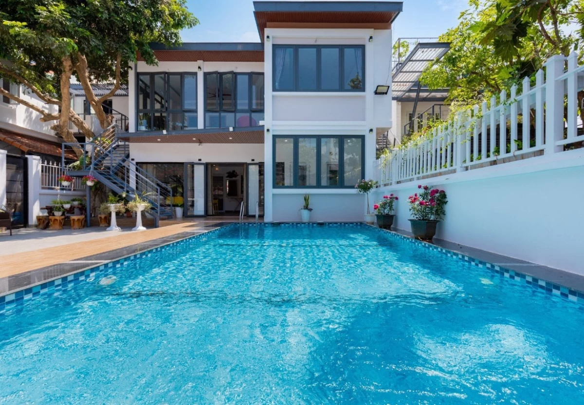 Villa hồ bơi cách bãi sau Vũng Tàu 100m có karaoke, bàn bida và sân nướng BBQ ngoài trời – VT1-11HQL