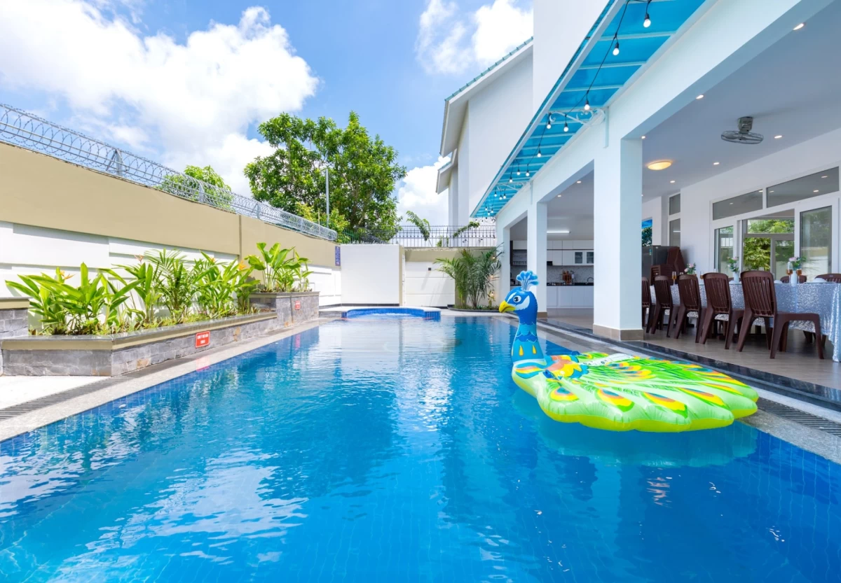 Villa hồ bơi cách bãi biển Vũng Tàu 200m có karaoke, bida và sân nướng BBQ ngoài trời – VTC2.38