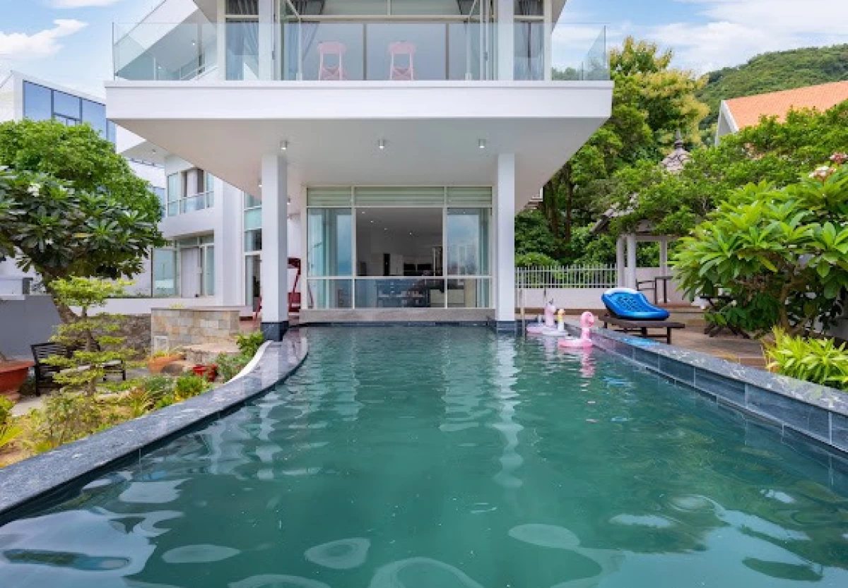 Villa hồ bơi vô cực view biển Vũng Tàu có karaoke và sân nướng BBQ ngoài trời– VT12-18TP