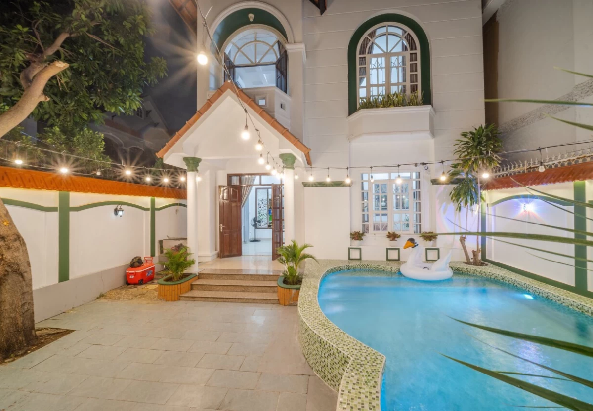 Villa hồ bơi Vũng Tàu 5 phòng ngủ cách biển 500m có sân nướng BBQ ngoài trời – VT28CLLQ