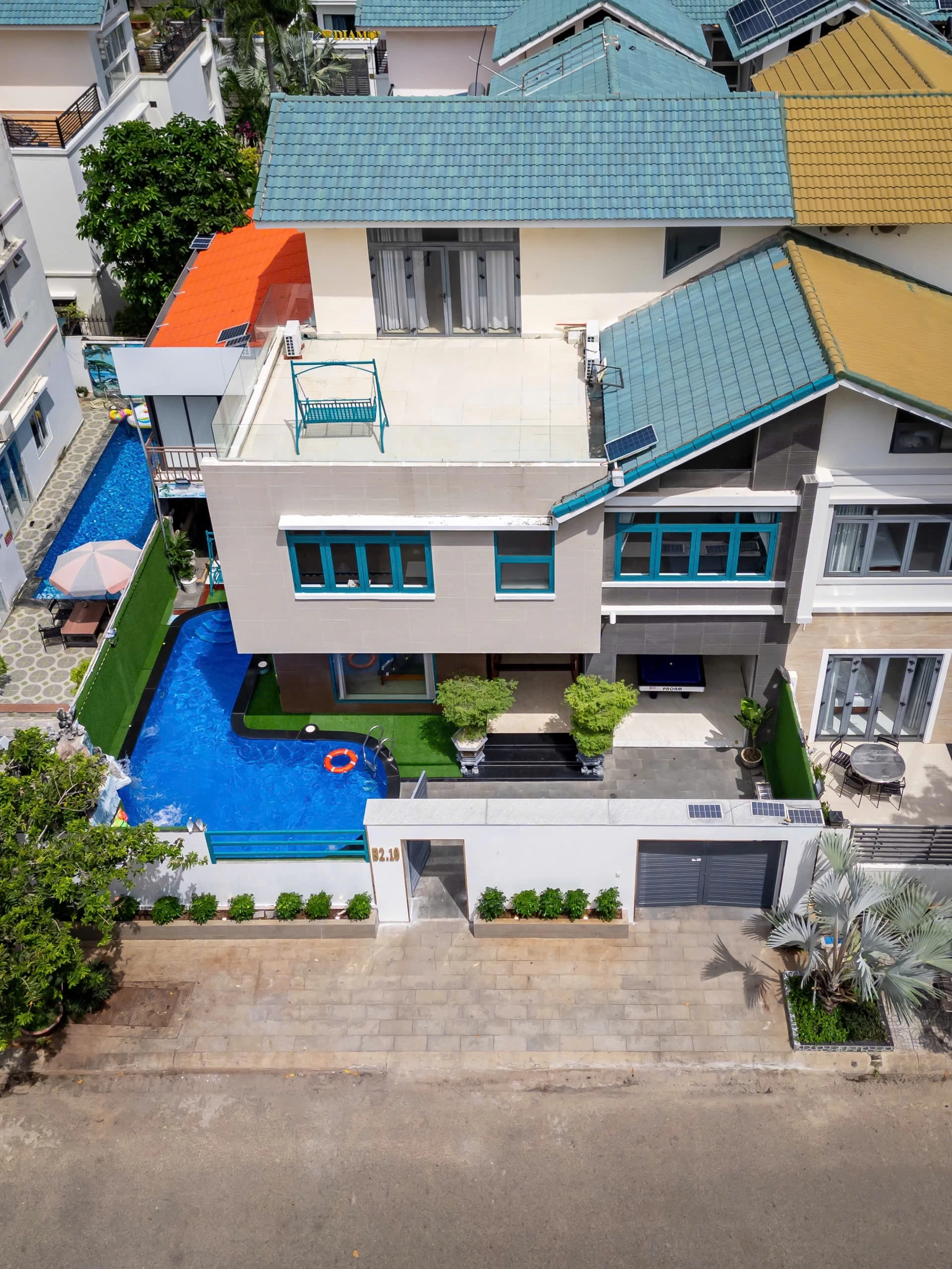 Villa Vũng Tàu B2.10 Long Cung cách biển chỉ 200m - VTB2.10