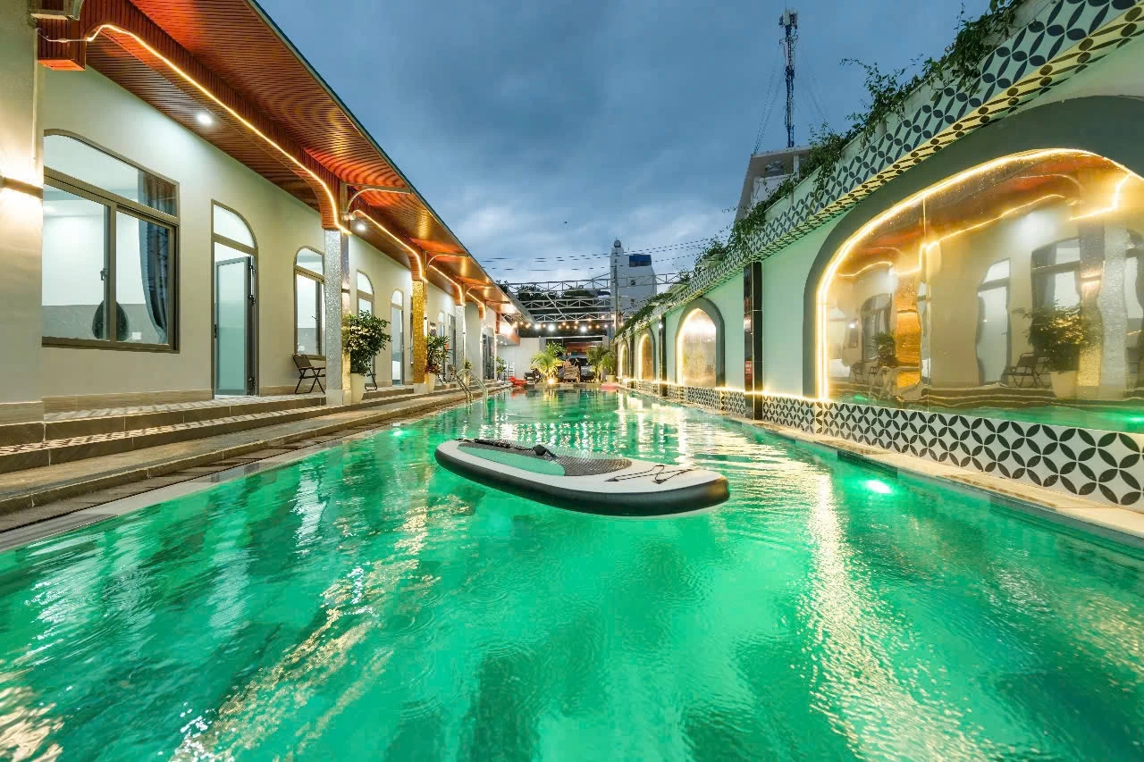 Villa Vũng Tàu dạng trệt không lầu 6 phòng ngủ cách biển chỉ 150m - VT8NH