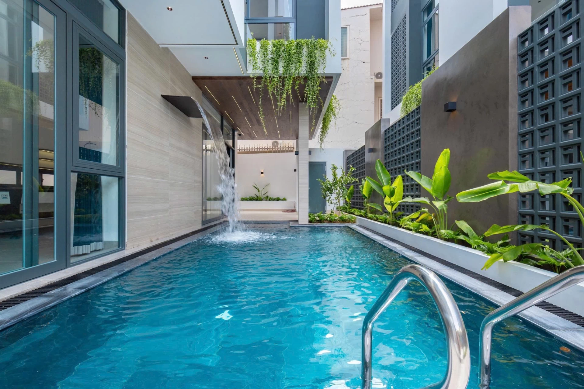 Villa Vũng Tàu cao cấp A3 Đặng Thuỳ Trâm cách bãi sau 250m - VTA3DTT