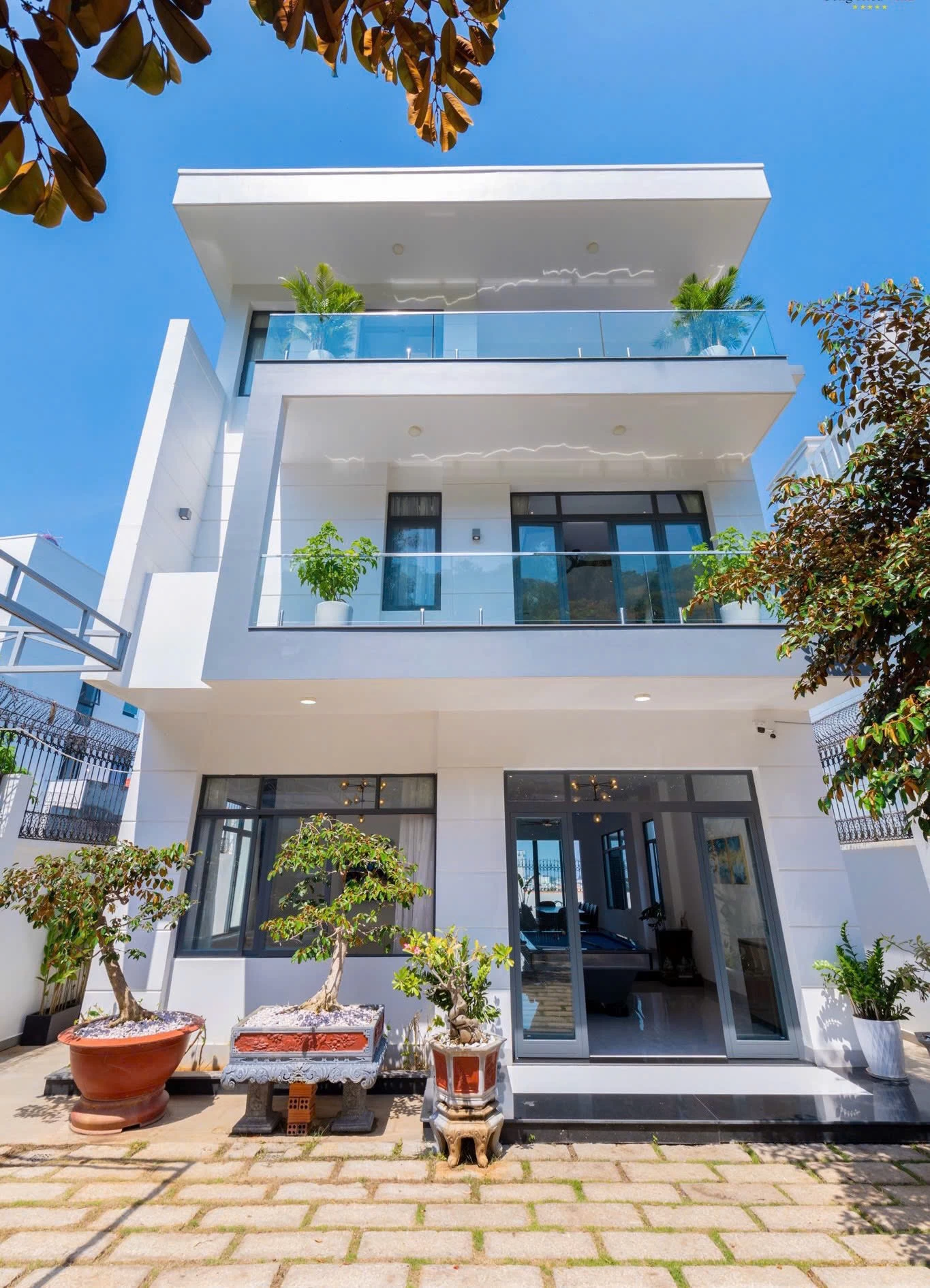 Villa hồ bơi có chiếc view toàn thành phố có bàn bida và sân nướng BBQ ngoài trời – VT39VB