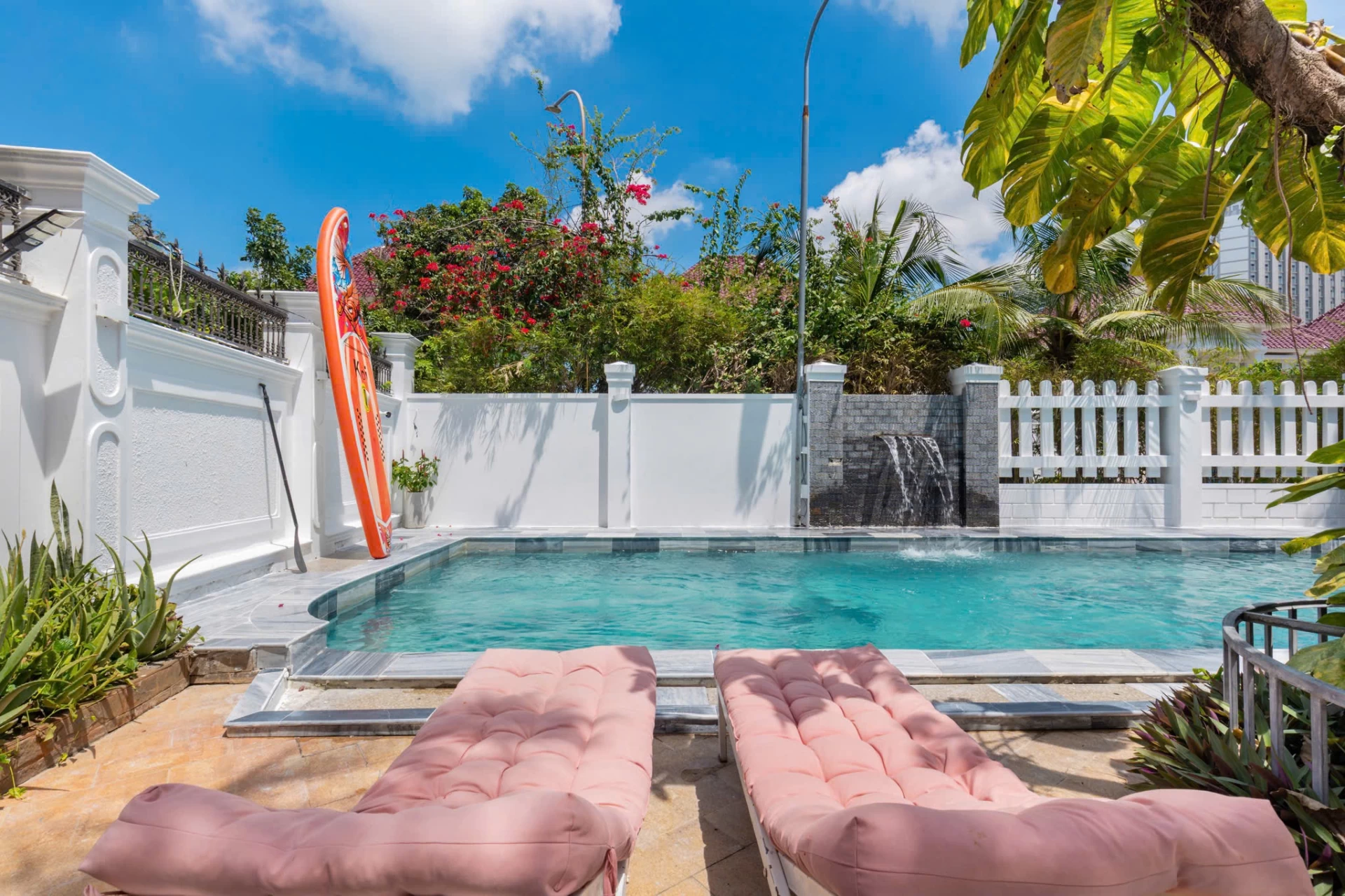 Villa hồ bơi Vũng Tàu cách bãi sau 250m có karaoke, bi lắc và sân nướng BBQ ngoài trời – VTB8NT