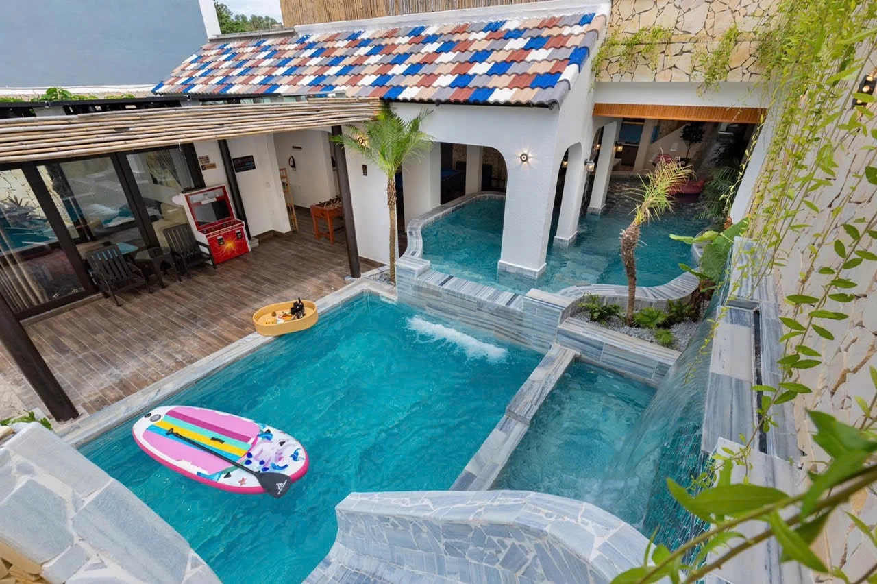 Villa hồ bơi Vũng Tàu có góc check in Đấu Trường La Mã, có phòng karaoke, bida và sân nướng BBQ ngoài trời– VT60DTBT