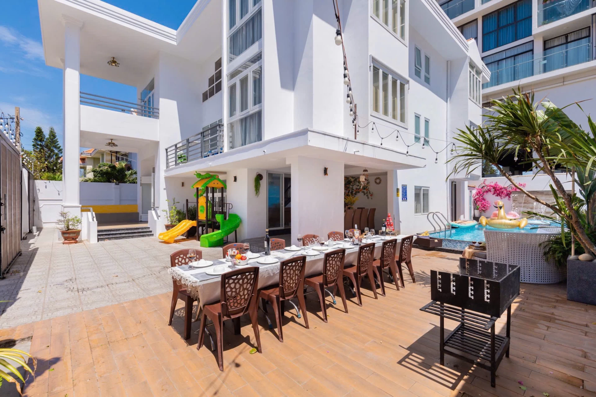 Villa hồ bơi cách bãi sau Vũng Tàu 50m có bàn bida, karaoke và sân nướng BBQ ngoài trời – VT2B2