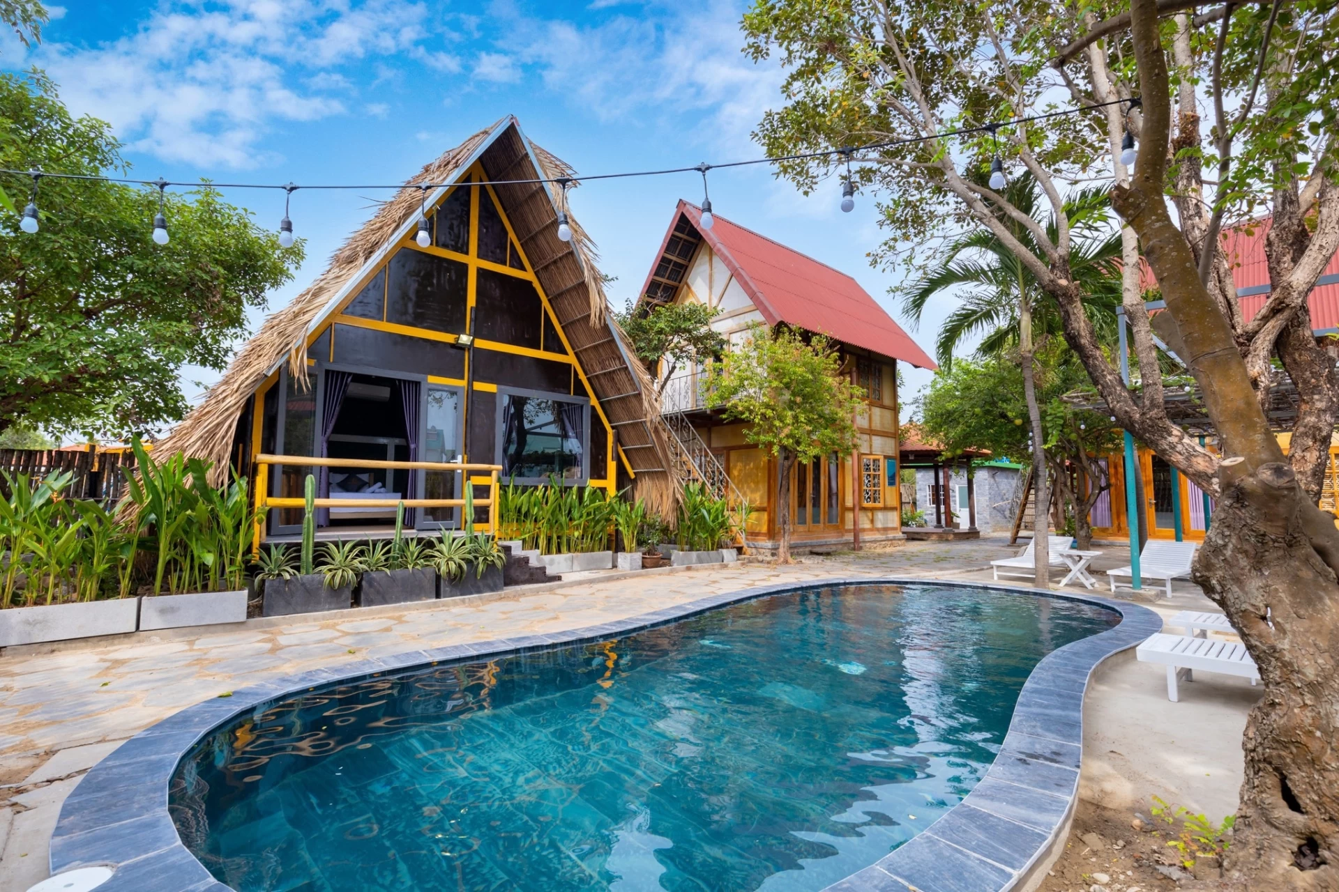 Villa Vũng Tàu phong cách homestay Đà Lạt gồm 5 phòng ngủ có hồ bơi, bàn bida và sân nướng BBQ – VT12