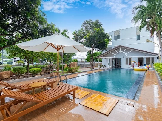 Villa Vũng Tàu có view biển gồm 5 phòng ngủ có hồ bơi, bàn bida, karaoke và sân nướng BBQ – VT39
