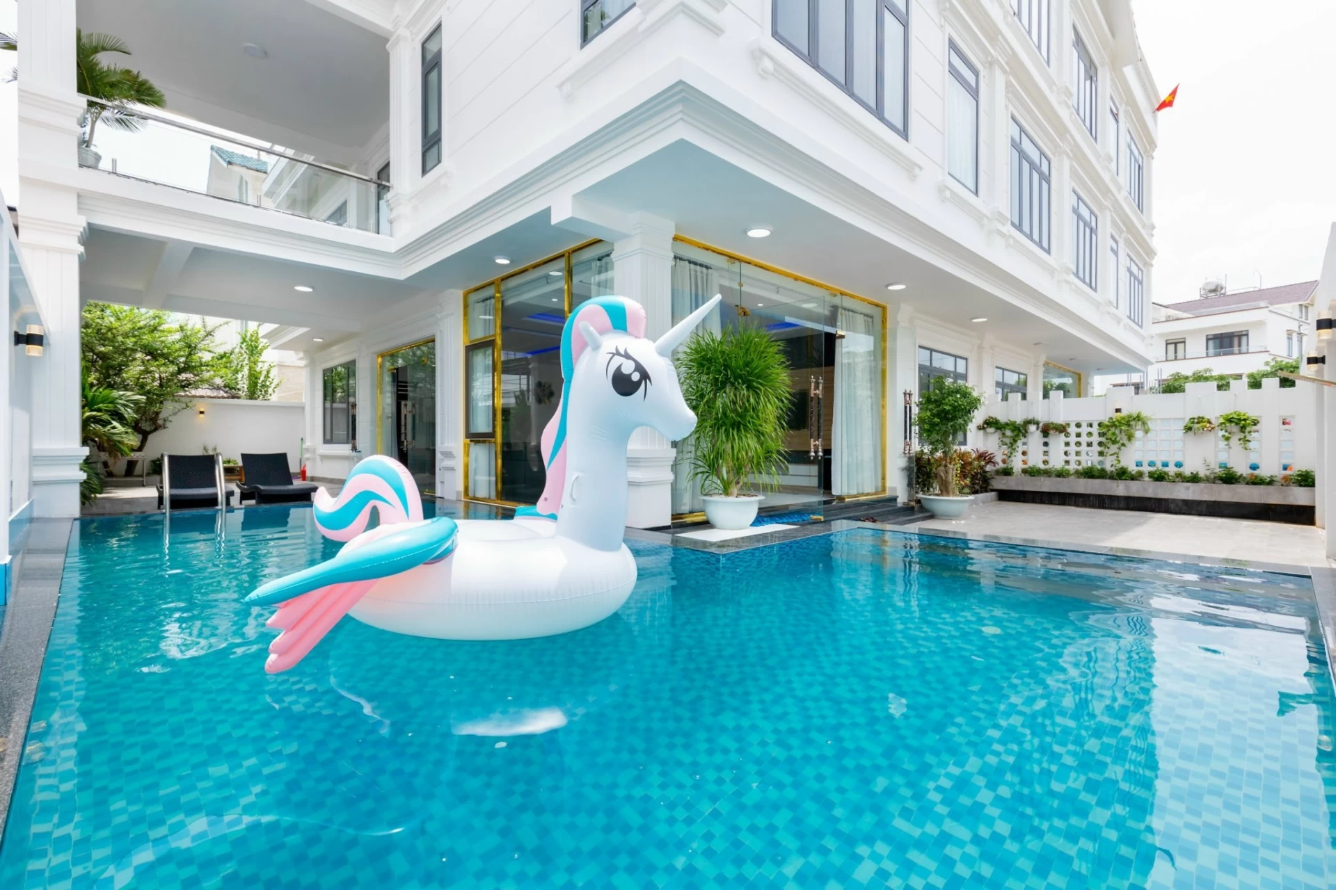 Villa Vũng Tàu 12 phòng cách bãi biển 100m, có hồ bơi, karaoke, bida và sân nướng BBQ – VTB2.12B