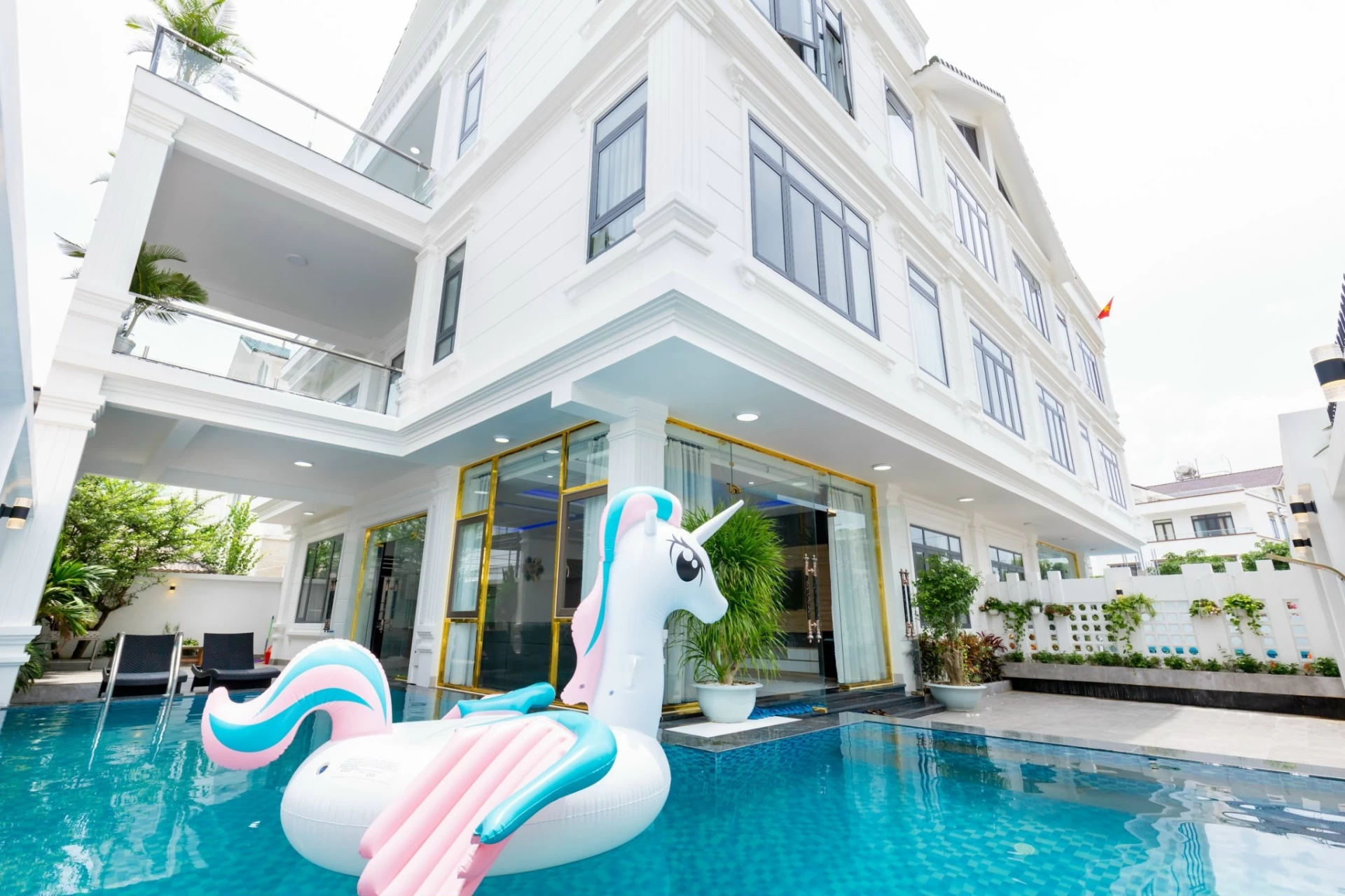 Căn villa Vũng Tàu siêu to cách bãi biển 100m, có hồ bơi, karaoke, bida và sân nướng BBQ – VTB2.12