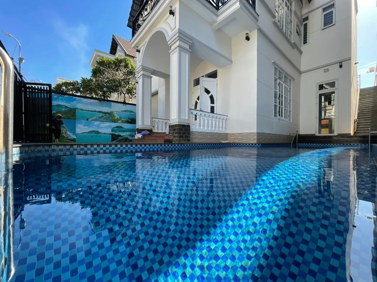 Căn villa Vũng Tàu cách bãi sau chỉ 100m có hồ bơi và sân nướng BBQ ngoài trời – VT04KN