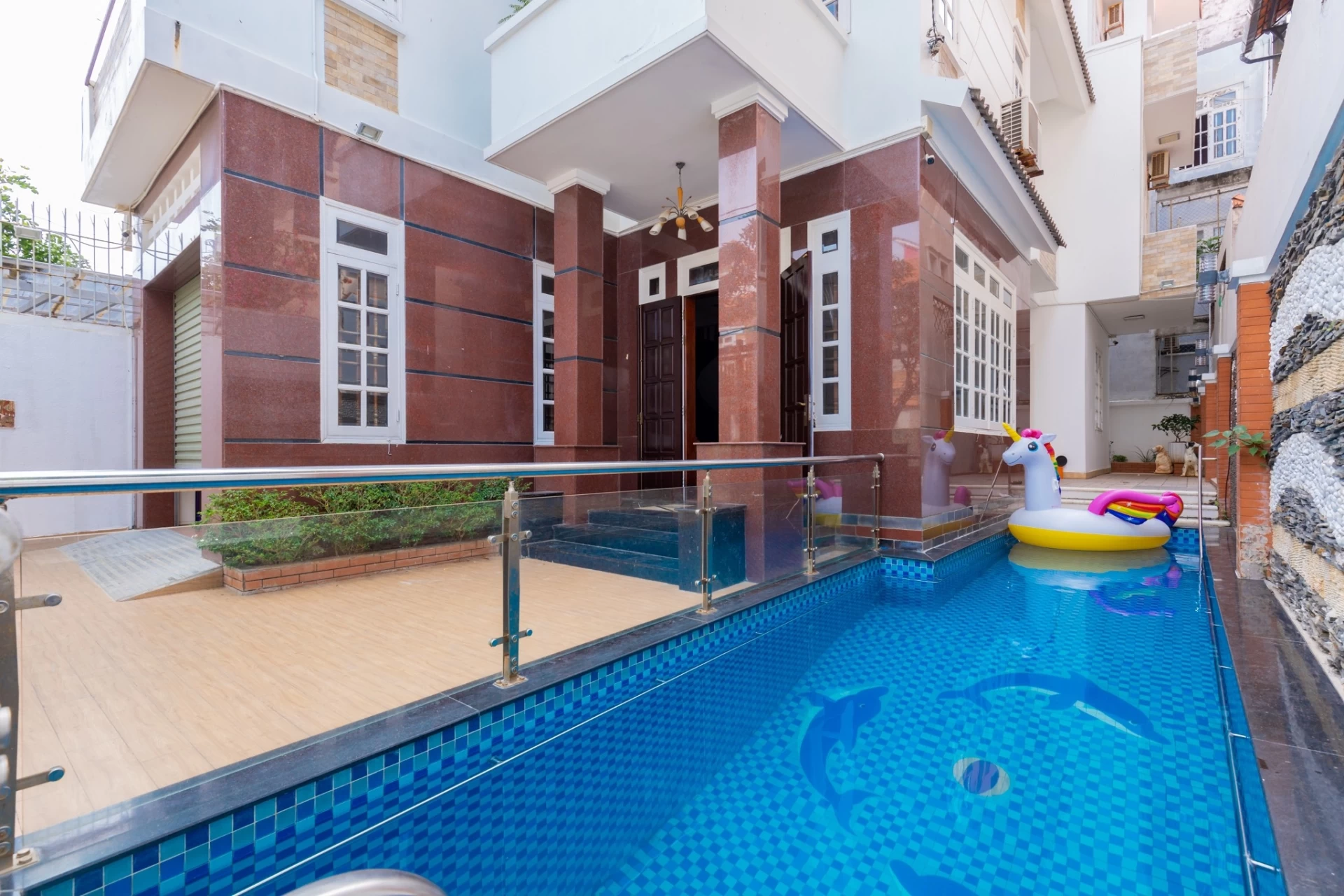 Villa hồ bơi bãi sau Vũng Tàu có phòng karaoke, bida và sân nướng BBQ ngoài trời – VT8FLLQ