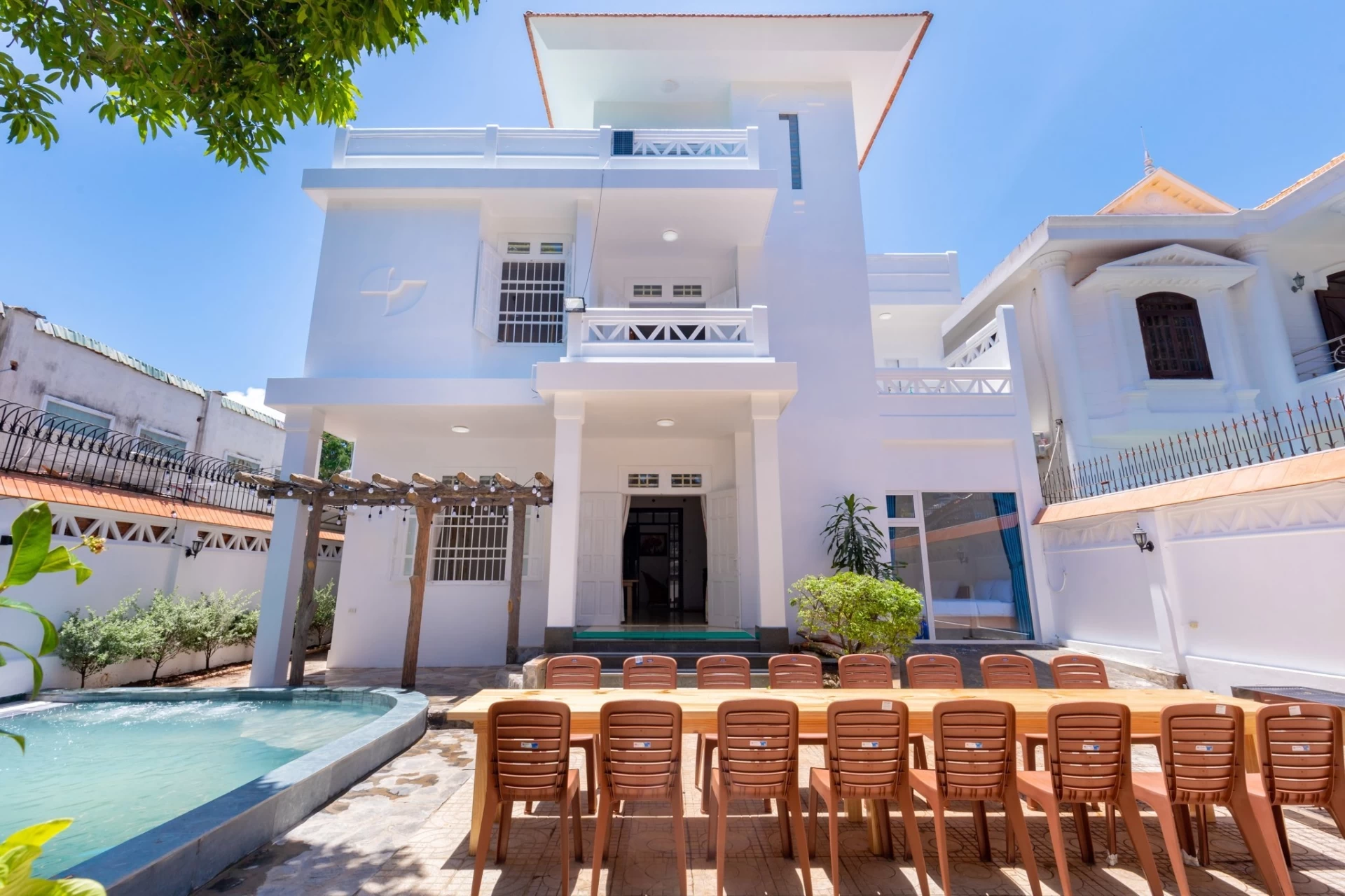 Villa hồ bơi cách bãi sau Vũng Tàu 200m có karaoke, bàn bida và sân nướng BBQ ngoài trời – VT66VTS