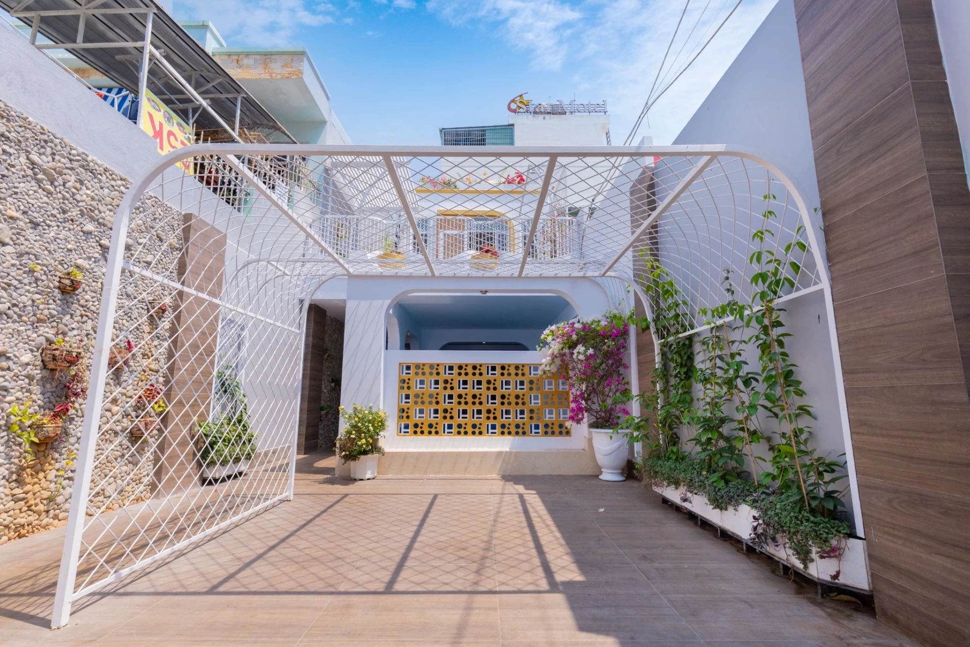Villa hồ bơi Vũng Tàu cách bãi sau 500m có karaoke và sân nướng BBQ – VT123PCT