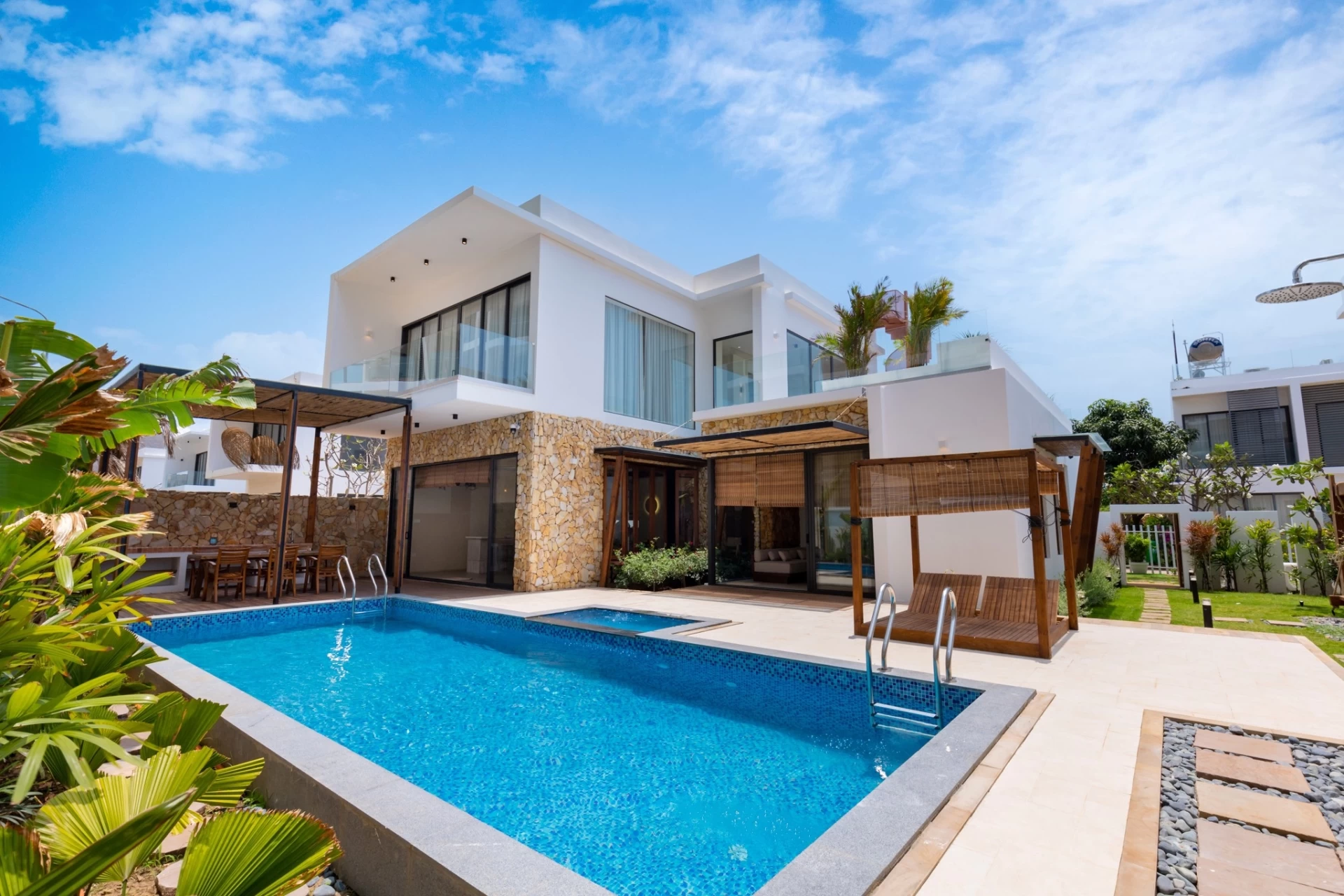 Villa hồ bơi Vũng Tàu cách bãi biển 50m có hồ bơi và sân nướng BBQ ngoài trời – VTS7