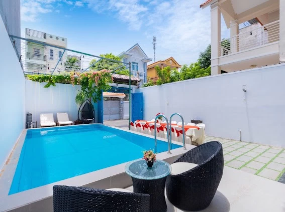 Villa hồ bơi Vũng Tàu có bàn bida và sân nướng BBQ ngoài trời – VT180-16NTMK