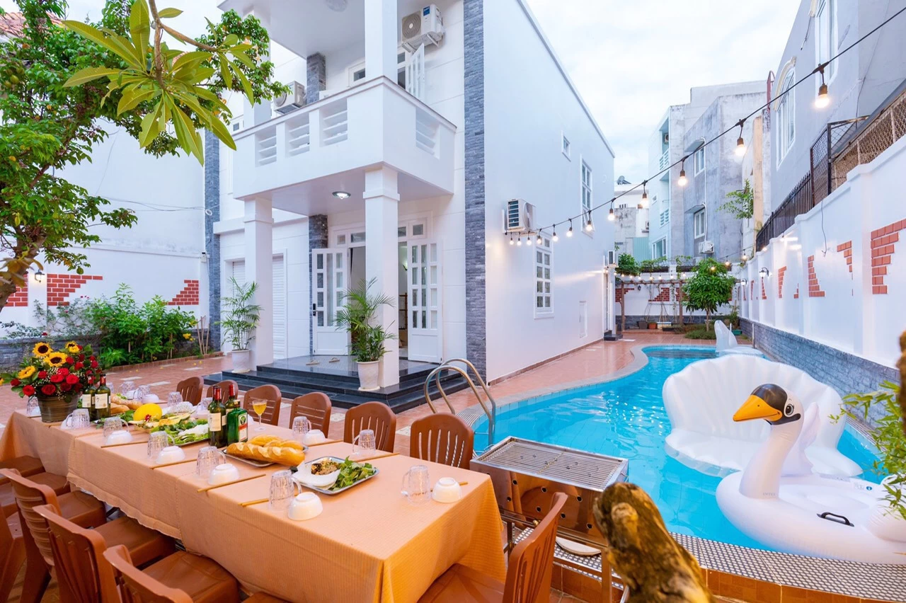 Villa hồ bơi bãi sau Vũng Tàu có bàn bida và sân nướng BBQ ngoài trời – VT4ALLQ