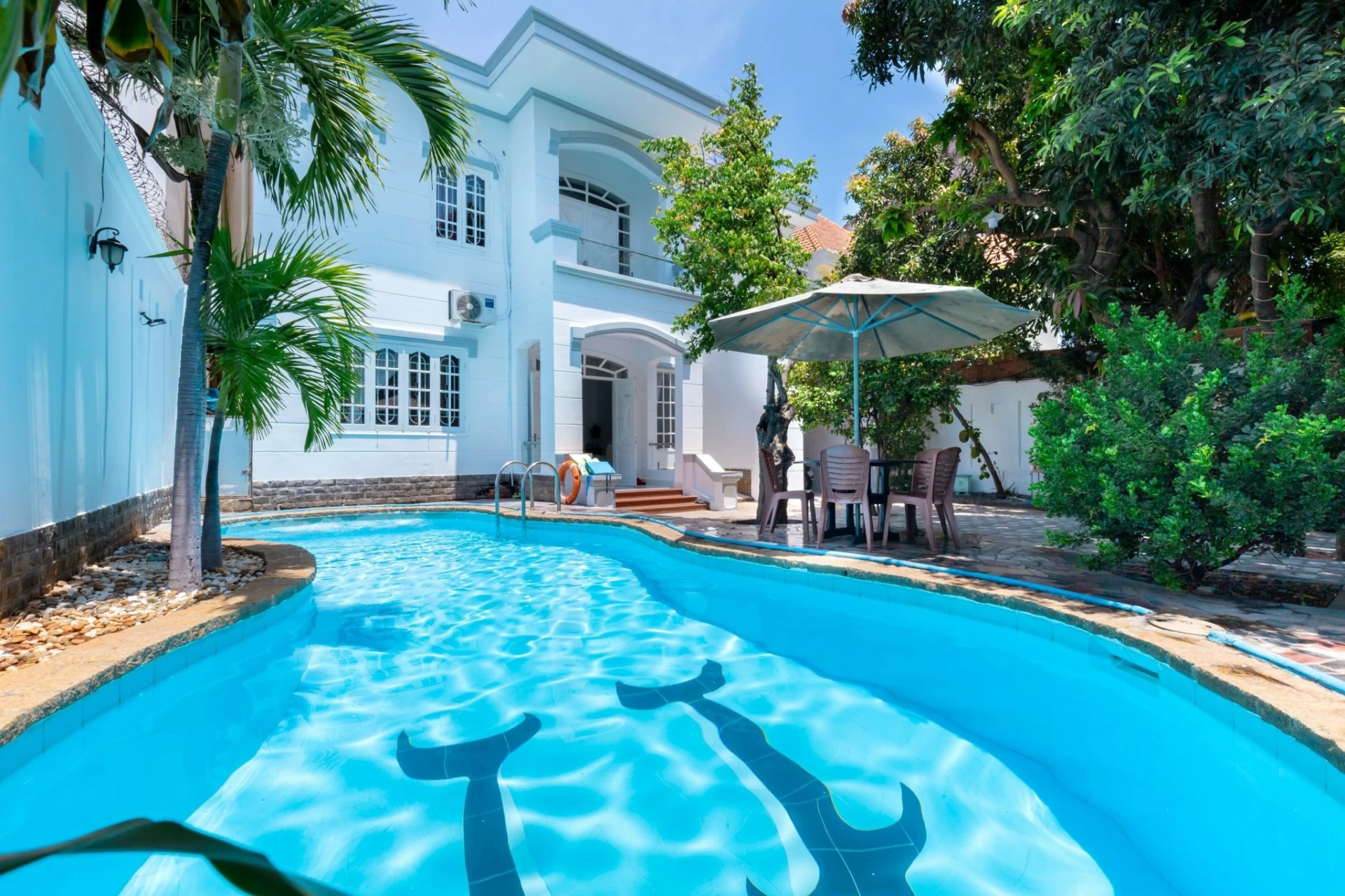 Villa hồ bơi Vũng Tàu cách biển 450m có karaoke, bida và sân nướng BBQ ngoài trời – VT129-20VTS