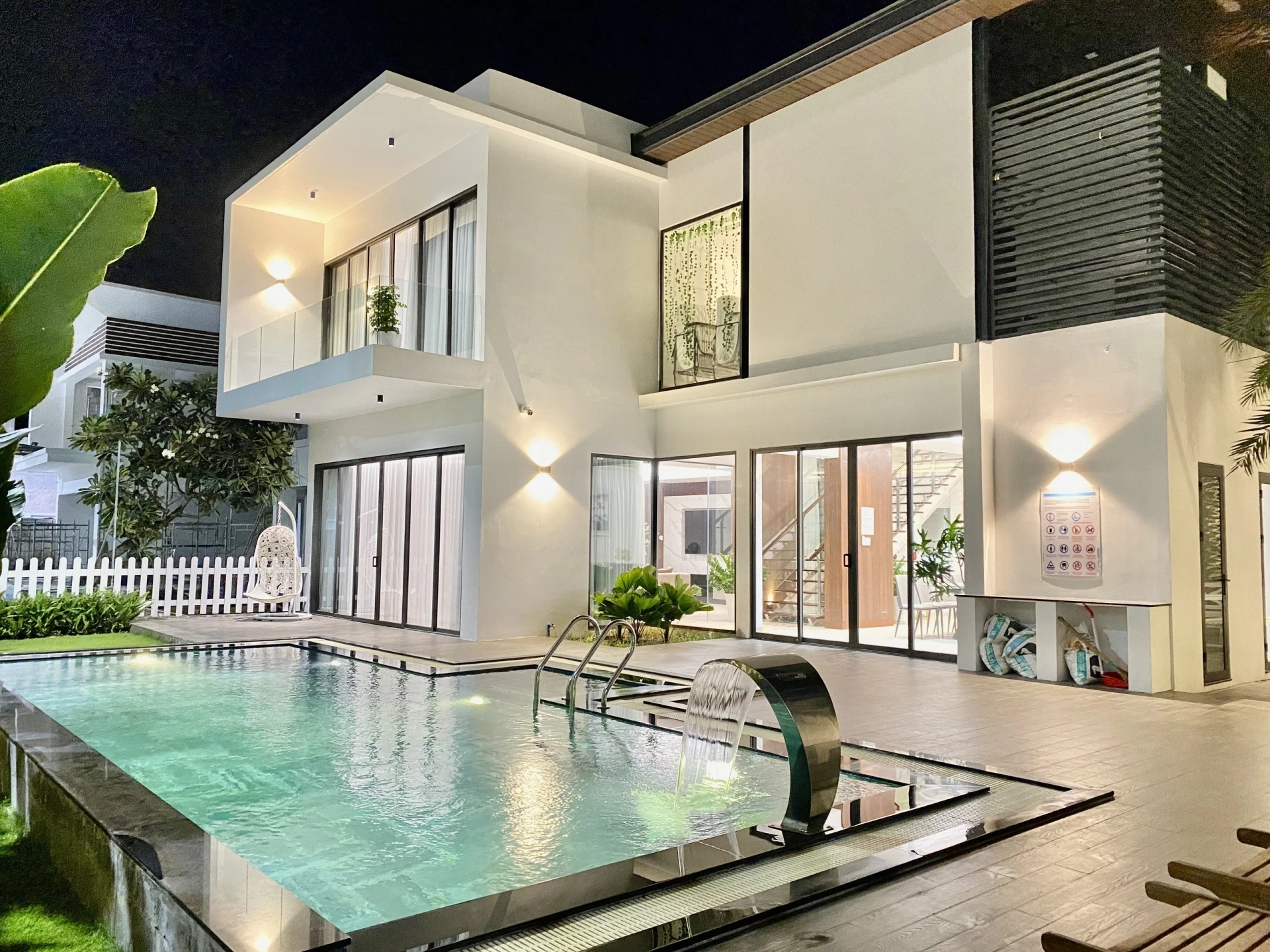 Villa hồ bơi cách biển Vũng Tàu 50m có phòng karaoke và sân nướng BBQ ngoài trời – VTS9
