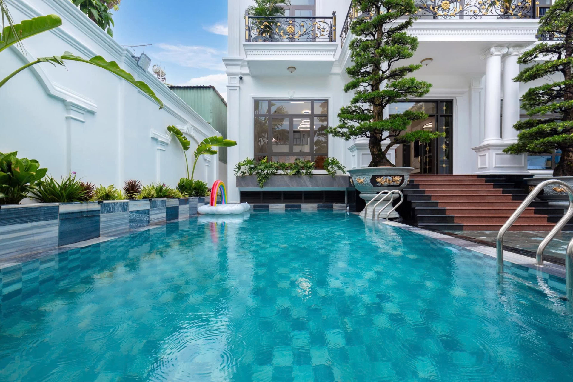 Villa Vũng Tàu 16 phòng ngủ cách biển chỉ 200m - VTB2.36