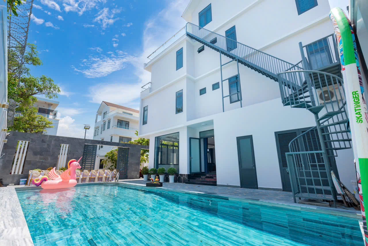 Villa Vũng Tàu 12 Phòng ngủ cách biển 5 phút đi bộ - VTB2.42